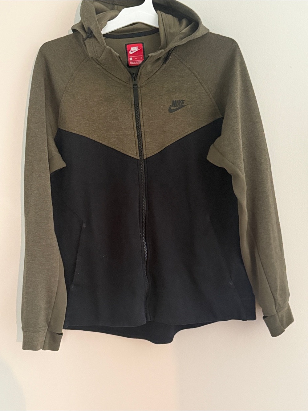🔥 Nike Olive Green and Black Tech Fleece